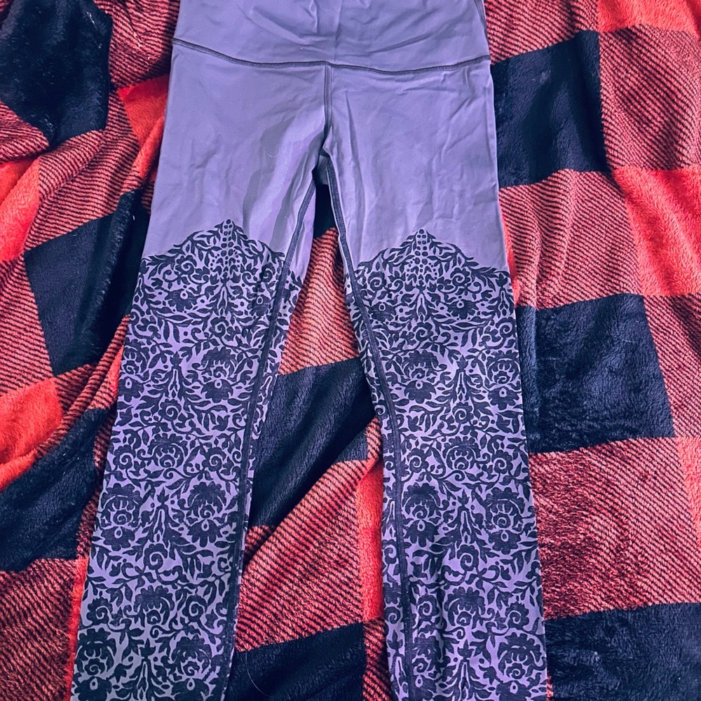 Grey Patterned Leggings - Picture 2 of 4